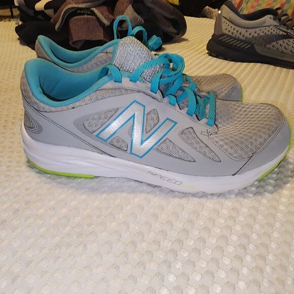 NEW BALANCE EUC WOMEN'S SZ 8 CLOTH TRAINERS SNEAKERS SHOES - Picture 1 of 7